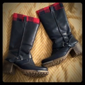 Fly London boots size 9